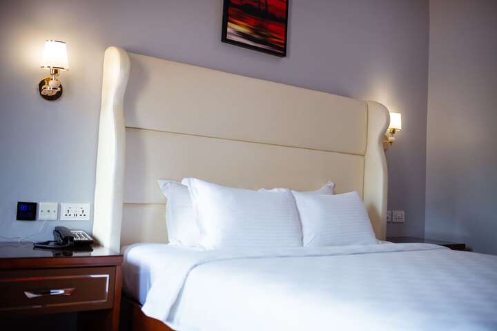 Room 31 of 76