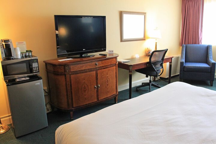 Quadruple Queen Size Bed (12 of 29)