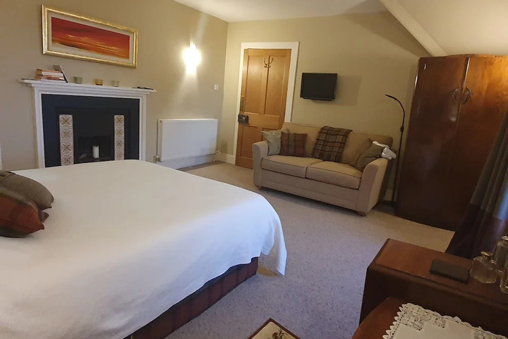 Room 2 of 15
