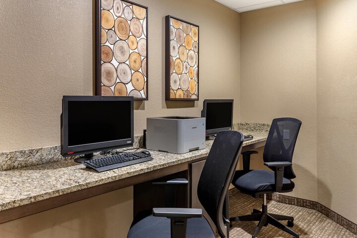 Business Center 41 of 47