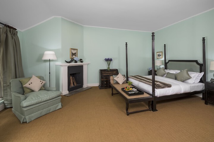 Room 4 of 28