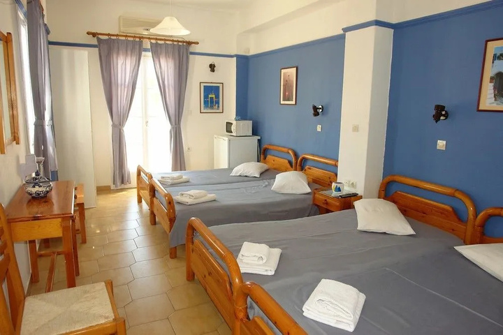 Room 5 of 16