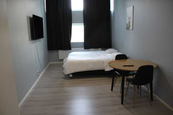 Room 6 of 50