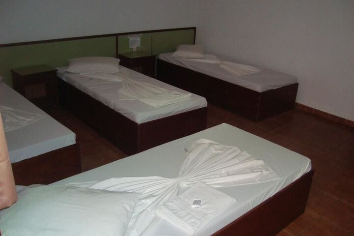 Room 12 of 16