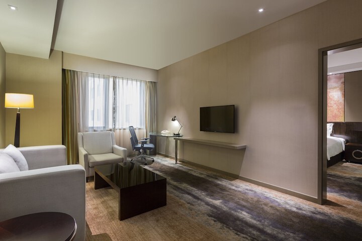 Room 10 of 64