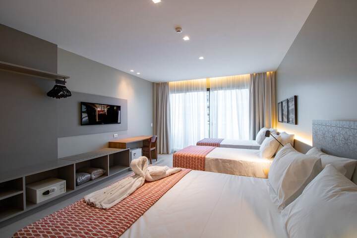Room 8 of 122