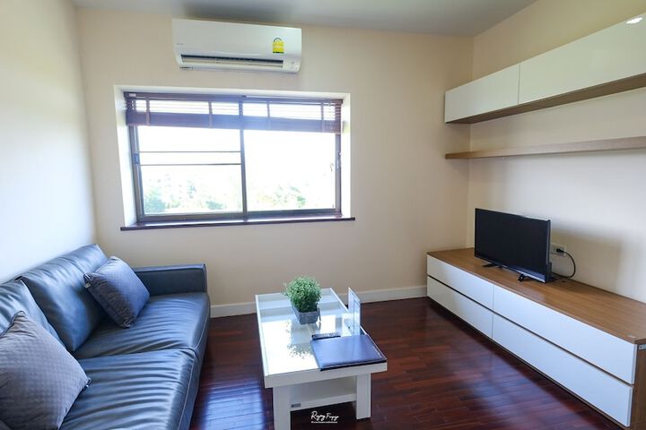 Room 11 of 38