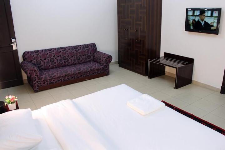 Room 10 of 24