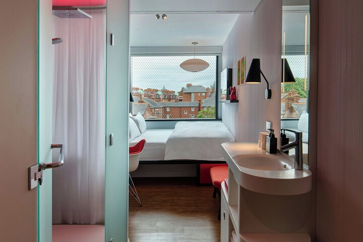 Room 20 of 71