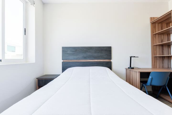 Room 42 of 228