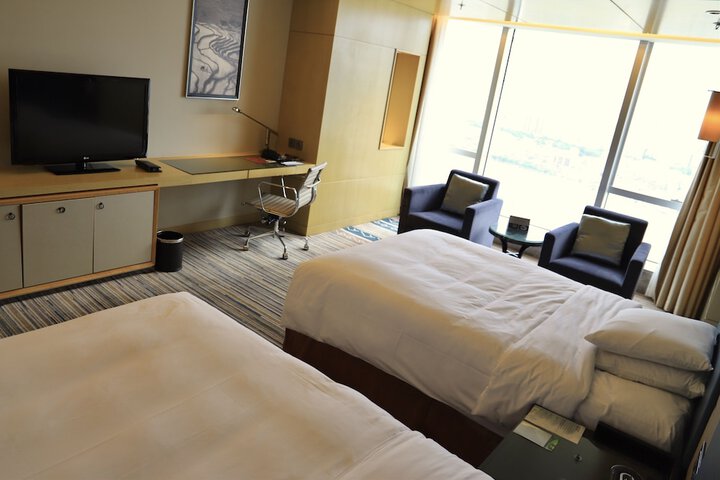 Room 10 of 109