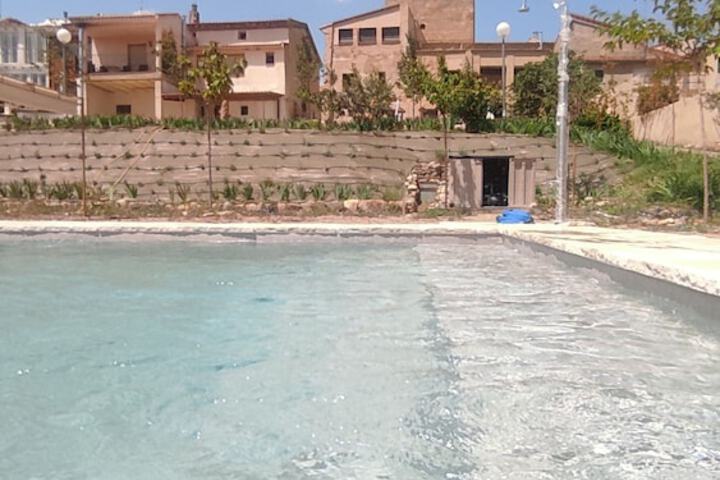 Pool 55 of 70