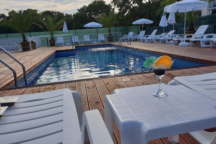 Pool 51 of 85