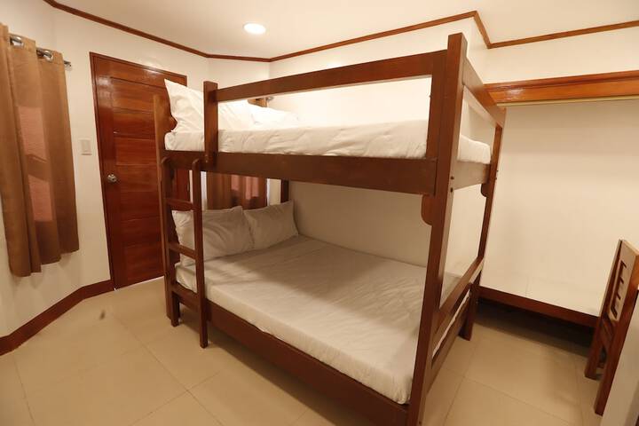 Room 34 of 64