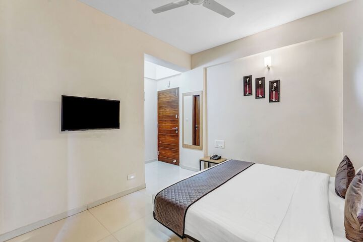 Room 10 of 27