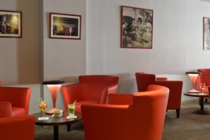 Lounge 68 of 86