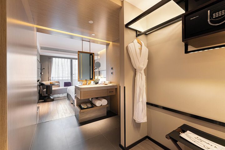 Room 6 of 21