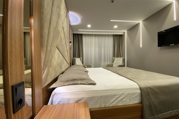 Room 2 of 22
