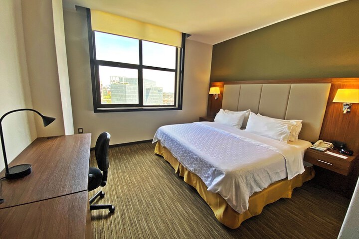 Room 12 of 61