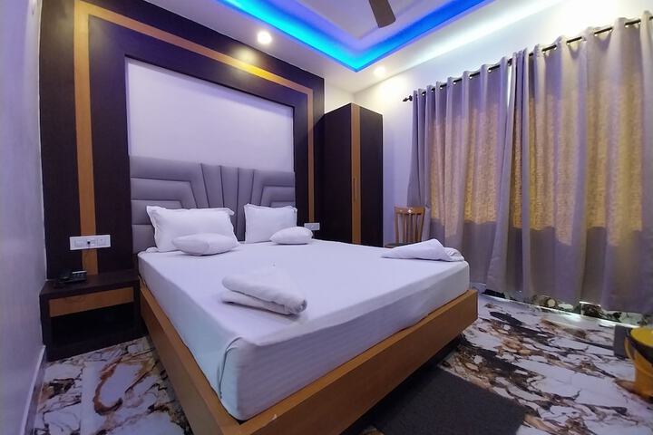 Room 52 of 96