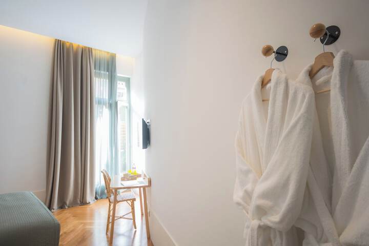 Room 26 of 61