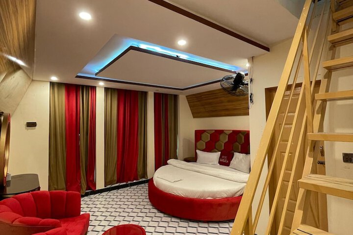 Room 20 of 32