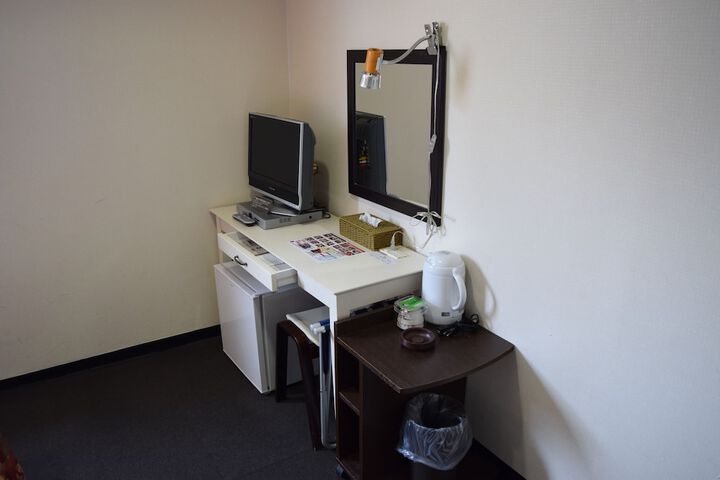 Room 13 of 81