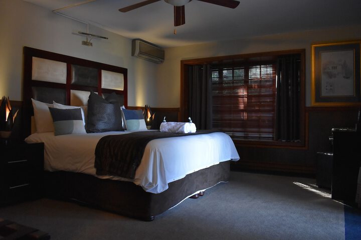 Room 14 of 90