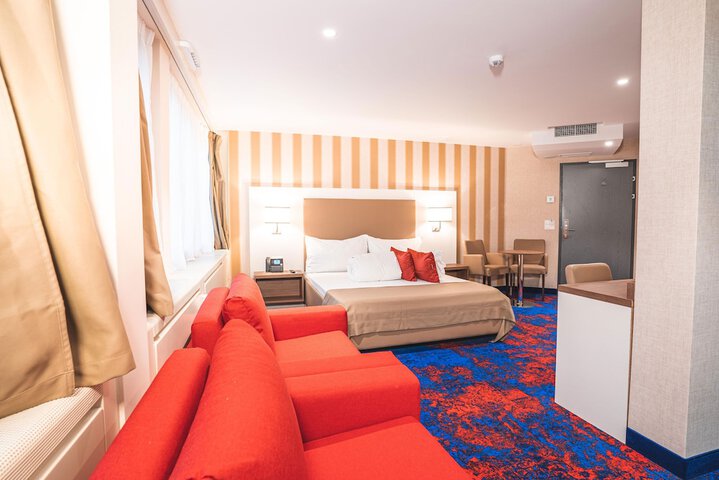 Room 15 of 54
