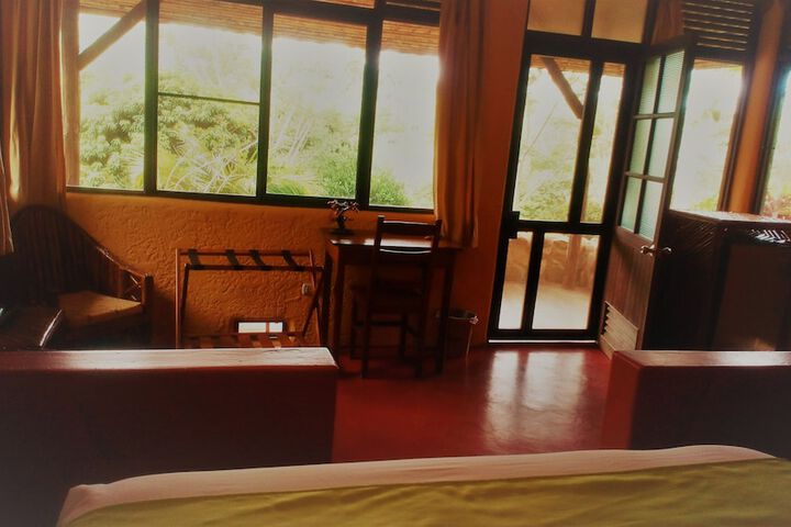 Room 13 of 31