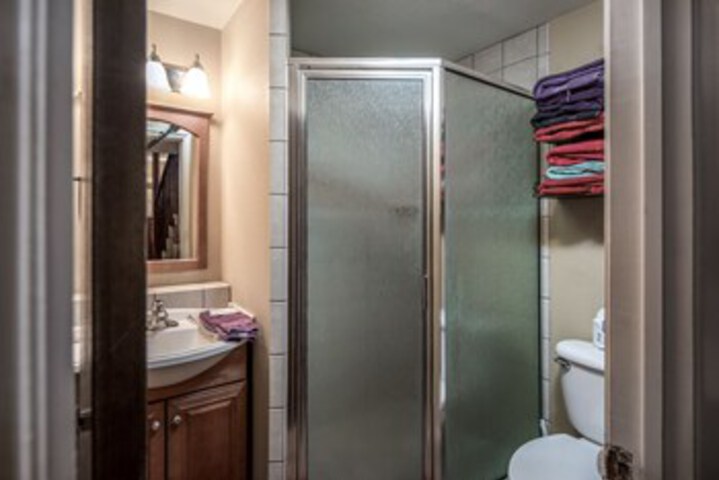 Room 4 of 25