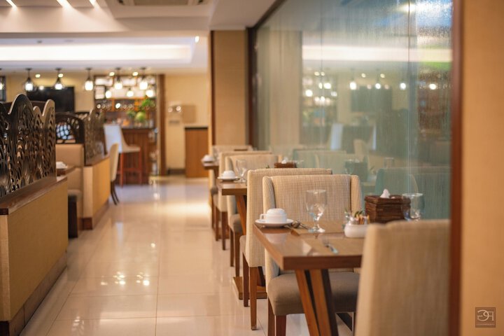 Dining 92 of 128
