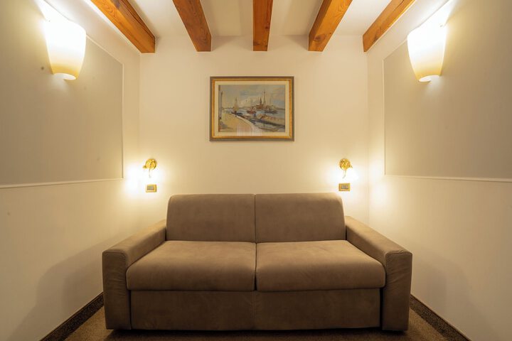 Room 30 of 63