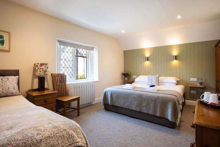Room 8 of 25
