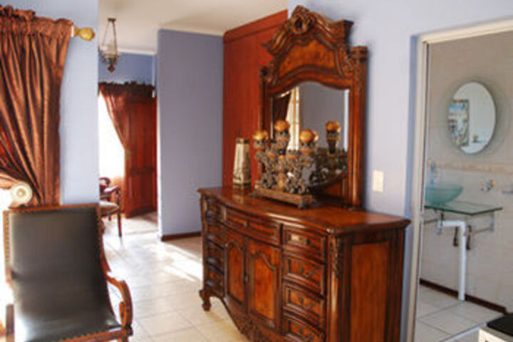 Room 11 of 17