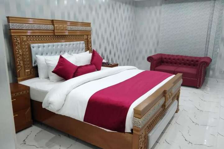 Room 16 of 26