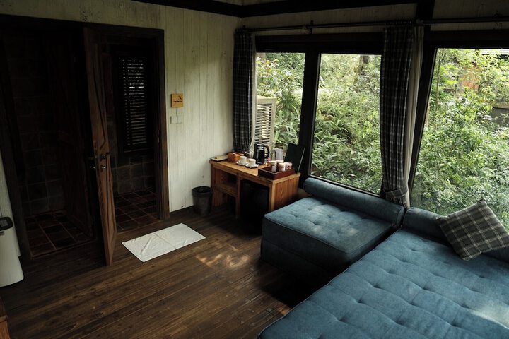 Room 37 of 172