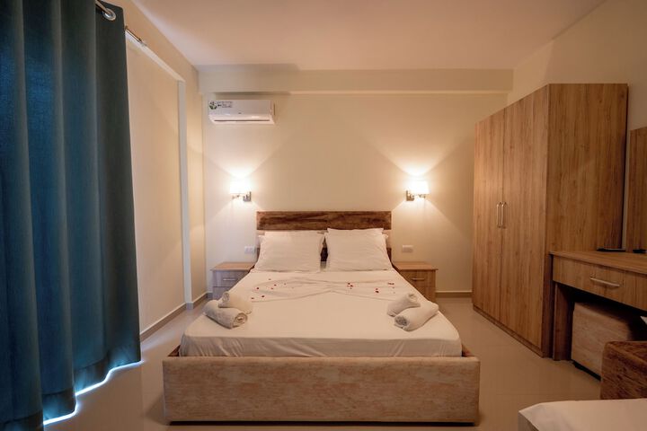Room 47 of 156
