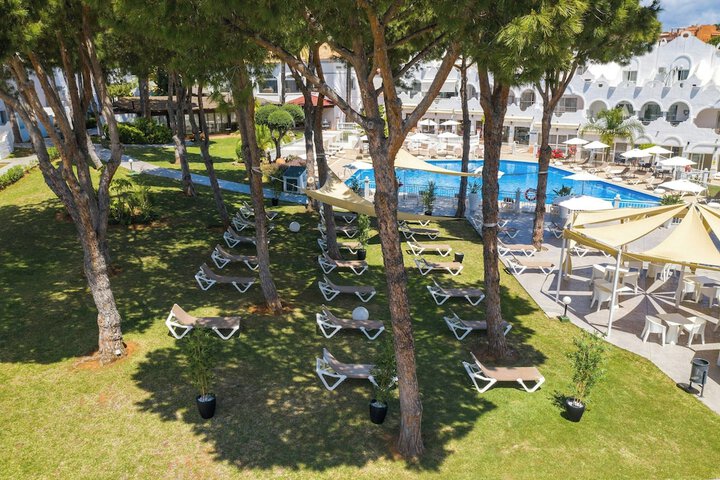 Pools & Facilities