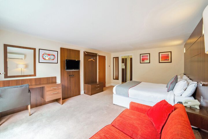 Room 40 of 94