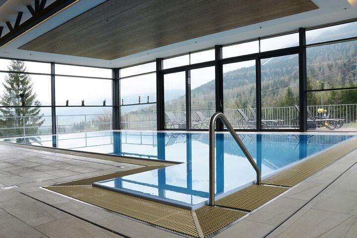 Pool 16 of 40