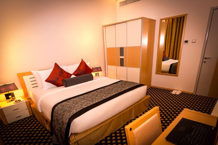 Room 4 of 49