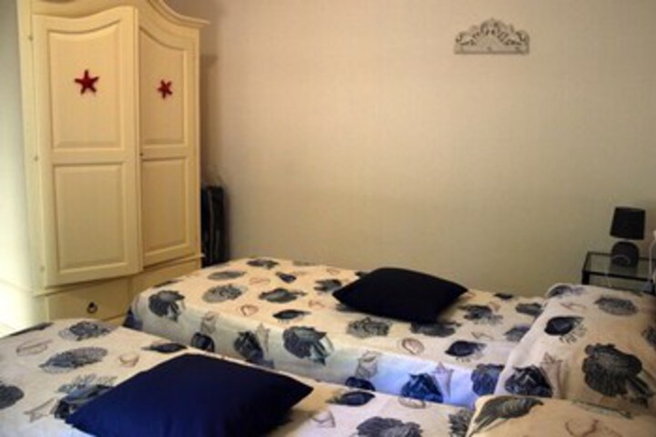 Room 28 of 53