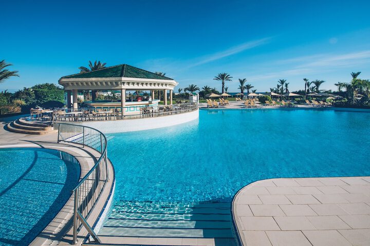 Pools & Facilities