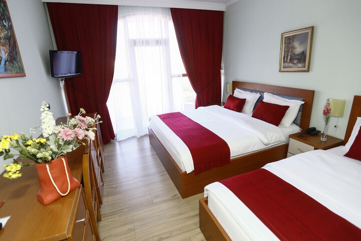 Room 5 of 38