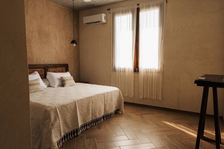 Room 14 of 83