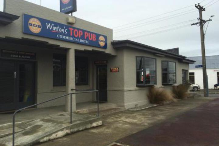 Commercial Hotel