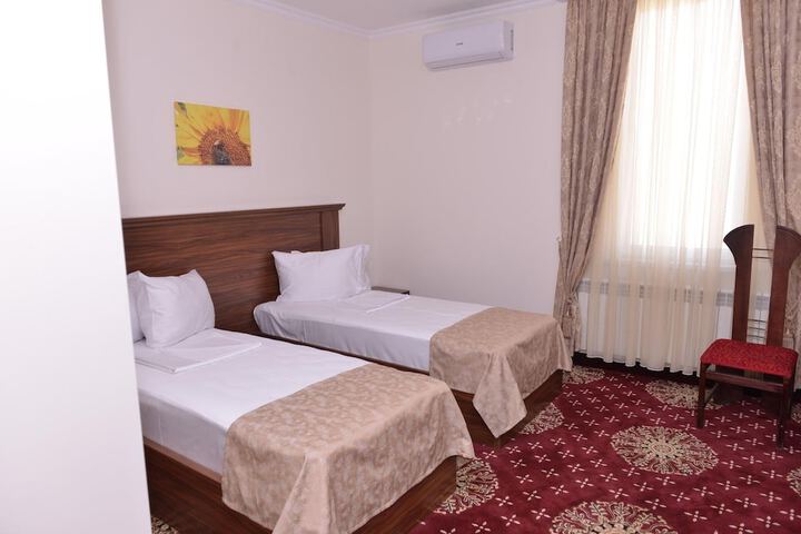 Room 17 of 32