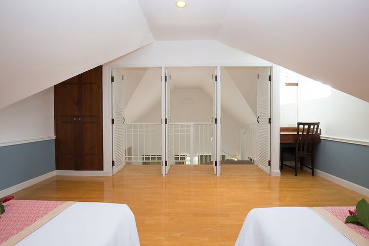 Room 26 of 194