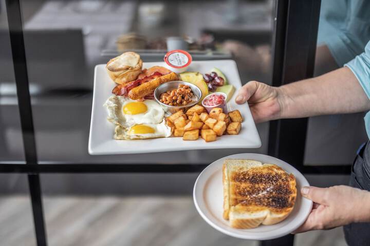Breakfast/Coffee Service 98 of 118